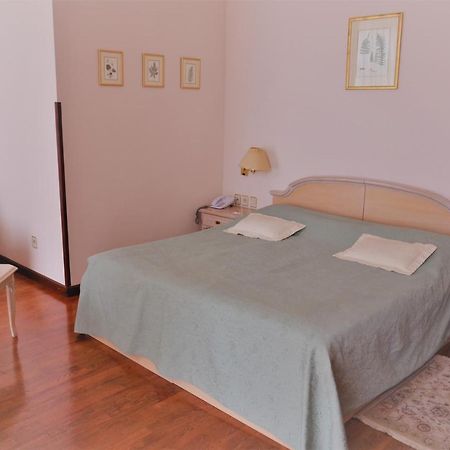 אופטיה Hotel Mozart מראה חיצוני תמונה