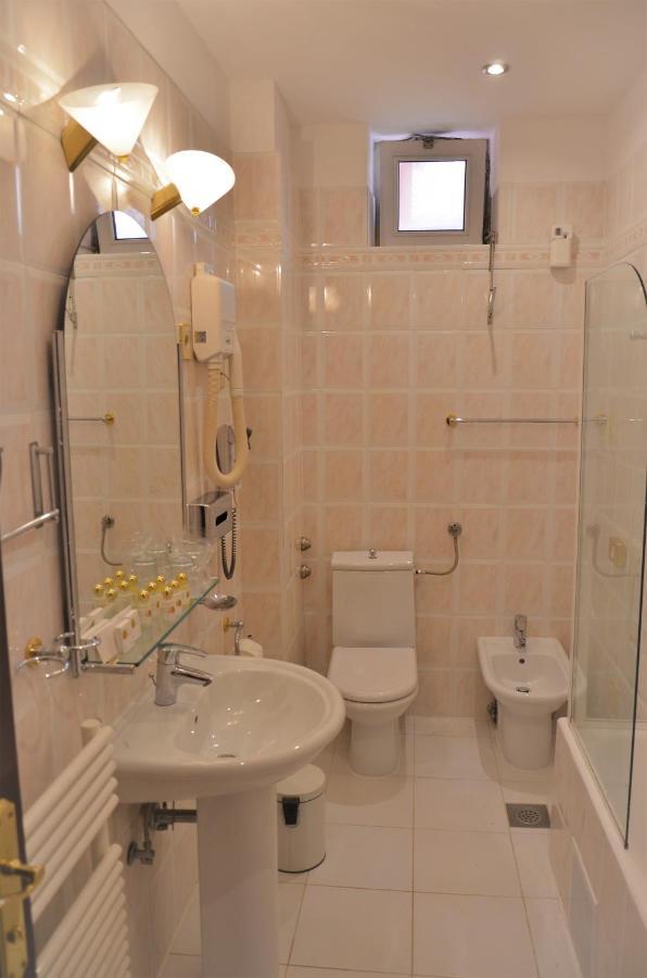 אופטיה Hotel Mozart מראה חיצוני תמונה
