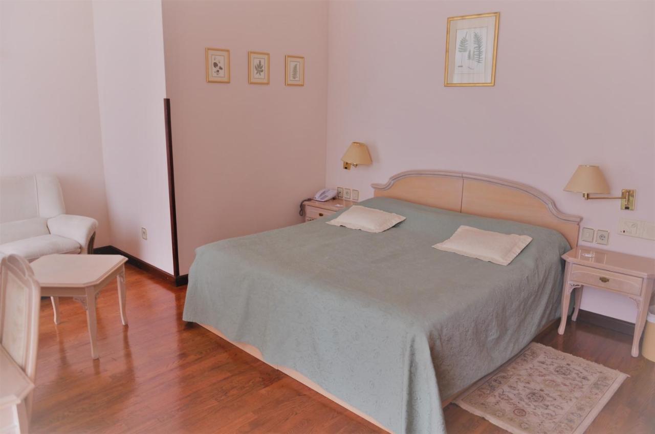 אופטיה Hotel Mozart מראה חיצוני תמונה