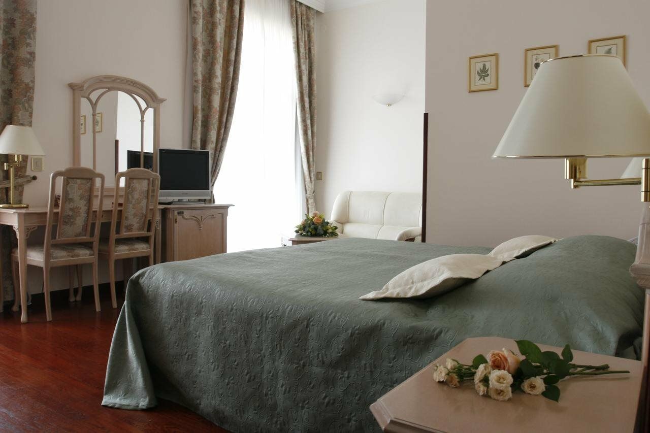 אופטיה Hotel Mozart מראה חיצוני תמונה